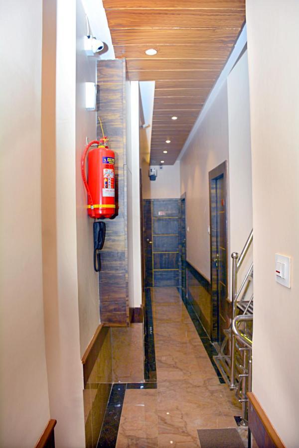 Hotel Nest N Rest - Mumbai Bagian luar foto