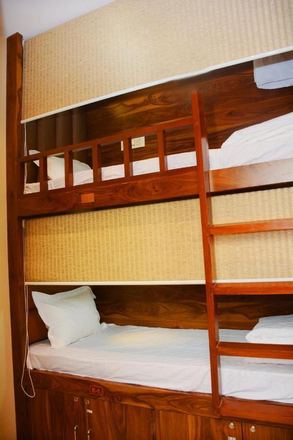 Hotel Nest N Rest - Mumbai Bagian luar foto