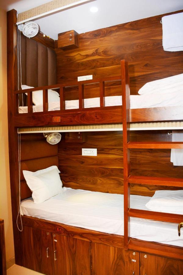 Hotel Nest N Rest - Mumbai Bagian luar foto