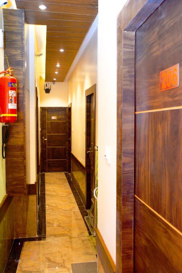 Hotel Nest N Rest - Mumbai Bagian luar foto